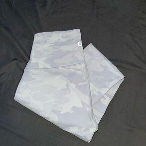 Lululemon Wunder Under High-Rise 28” Luxtreme